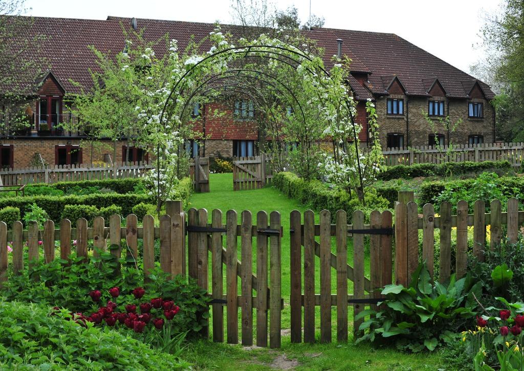 Best Western Plus Grim'S Dyke Hotel Harrow Bagian luar foto